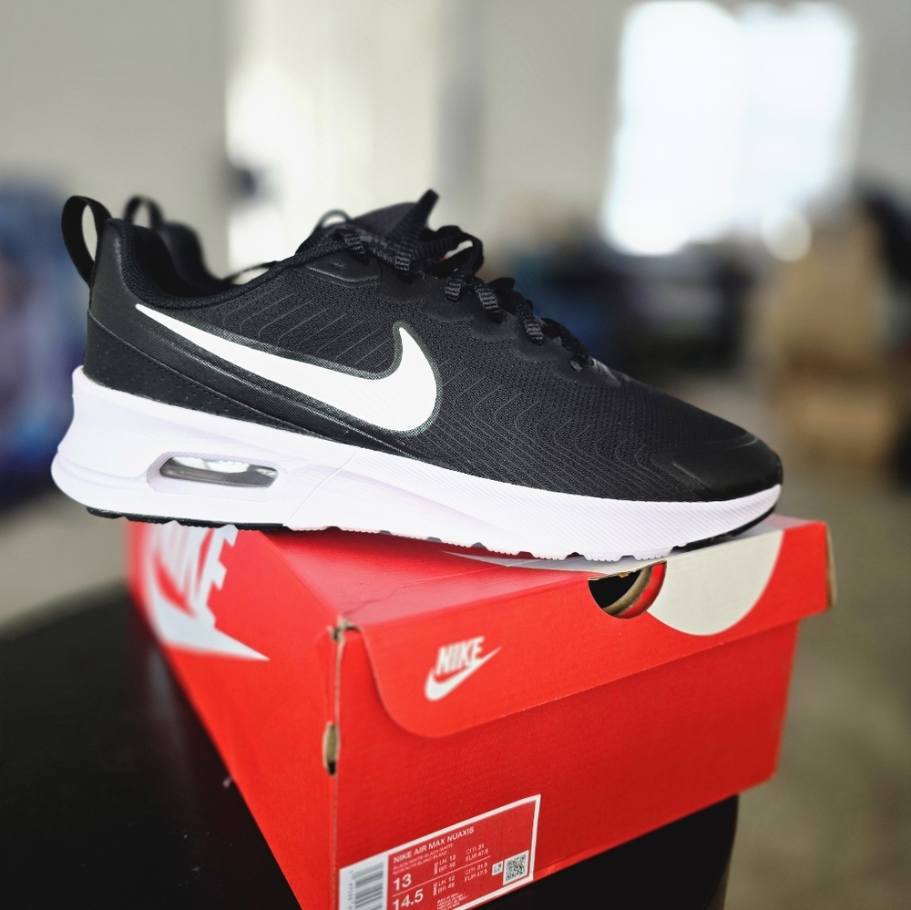 Nike Air Max Nuaxis Men's Size 13 Like NEW!!!!